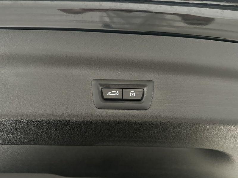 BMW X1 U11 sdrive18d X-Line auto