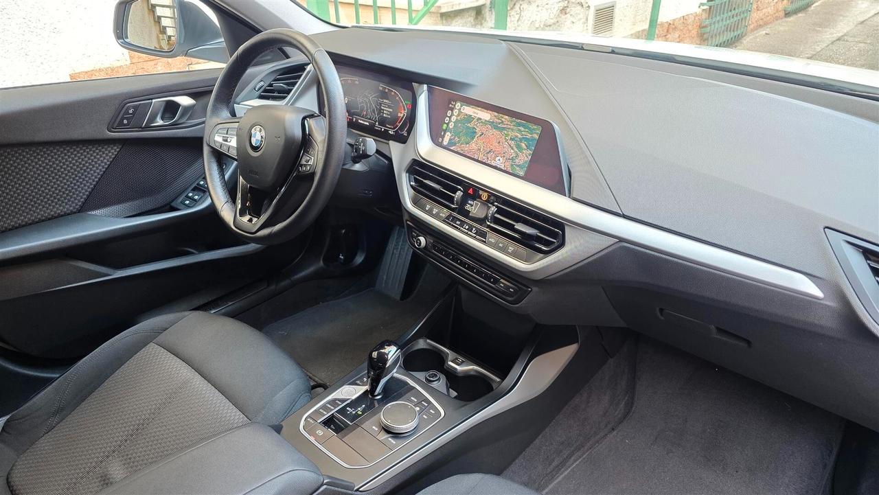 Bmw 116 116d 5p. Business Advantage