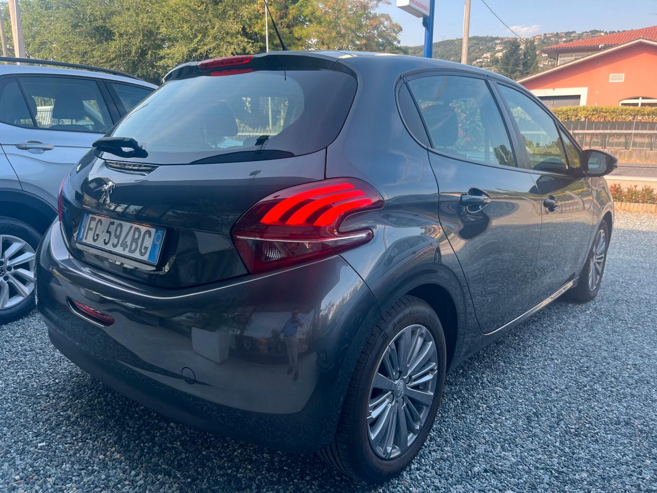 Peugeot 208 BlueHDi 01/2017 5 P **KM 88230**