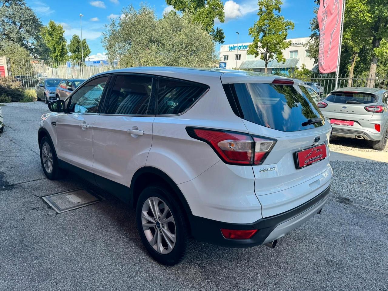 Ford Kuga 1.5 TDCI 120CV Powershift titanium