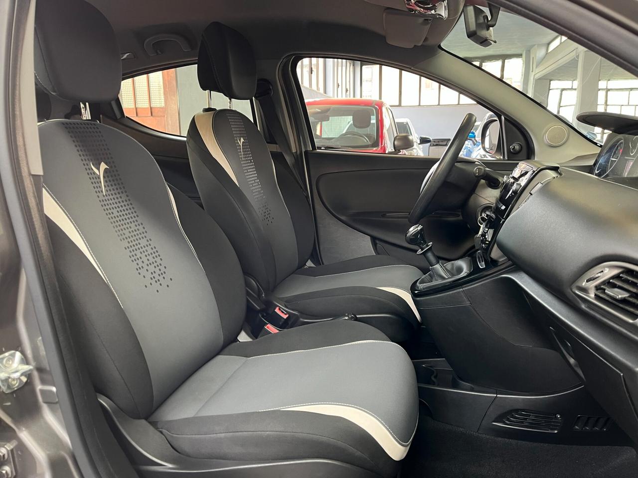 Lancia Ypsilon 1.2cc ELEFANTINO 69cv - UNICA PROPRIETARIA