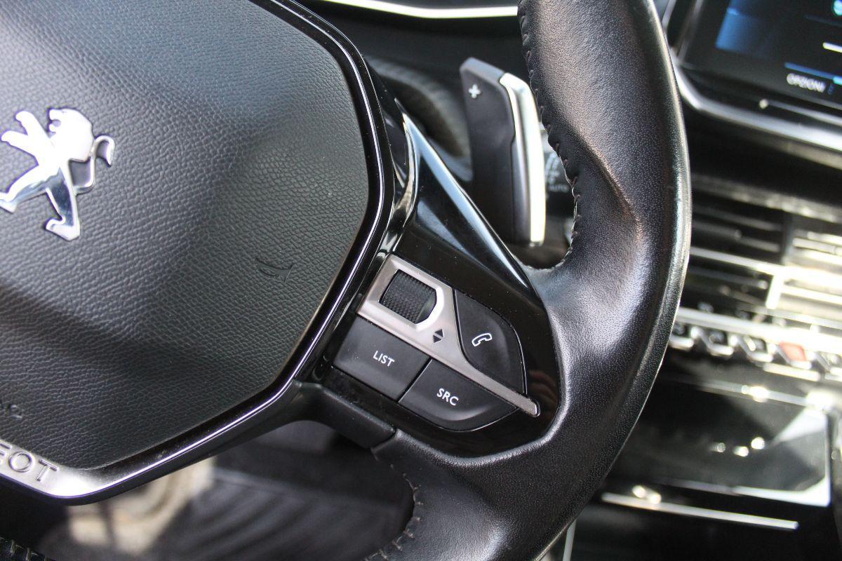 PEUGEOT - 2008 - BlueHDi 130 S&S EAT8 GT Pack