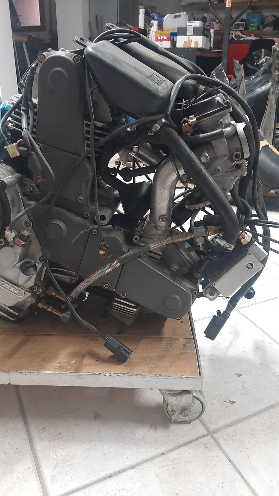 Motore Ducati 904 cc