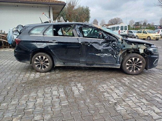 Fiat Tipo S.W 1.6 Mjt DCT Incidentata 2020