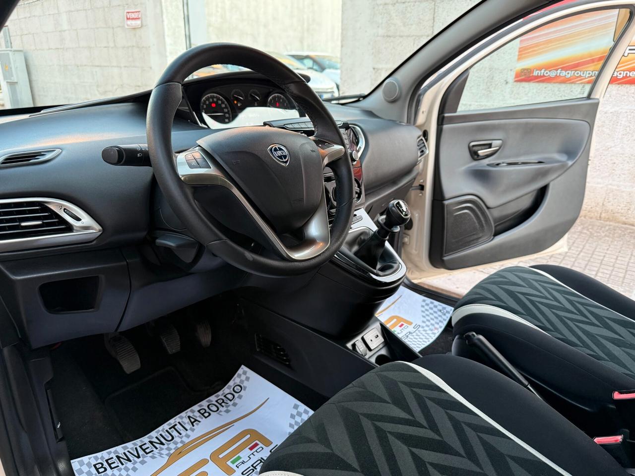 Lancia Ypsilon 1.2 69CV 5P SOLI KM 83.000 - 2015