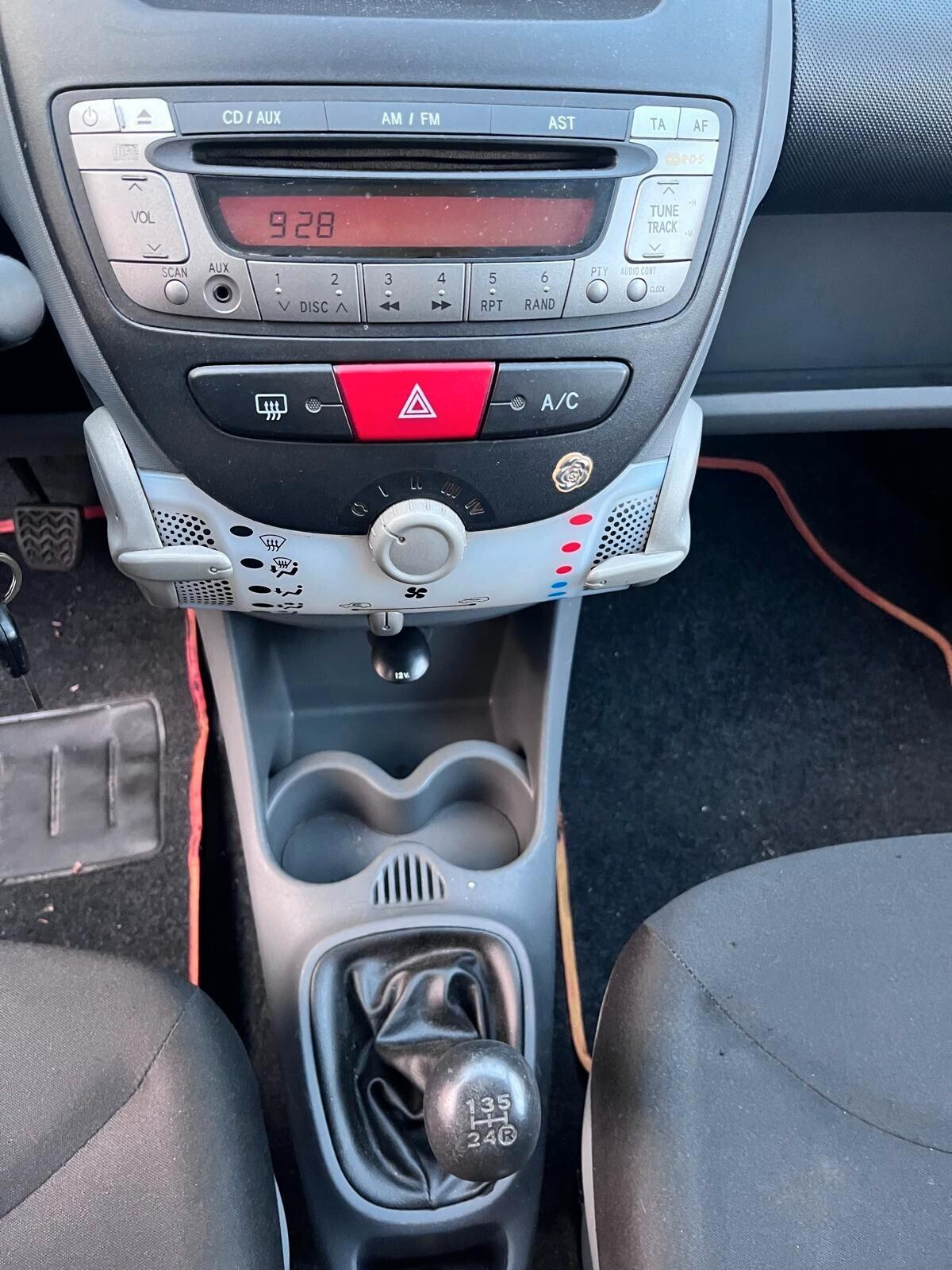 Toyota Aygo 1.0 12V VVT-i 5 porte Sol - 2009