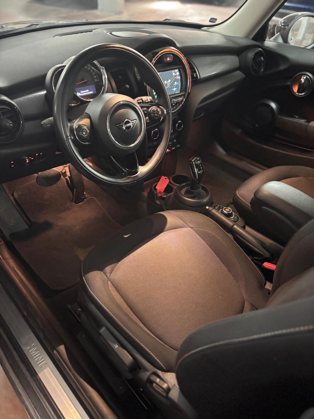 Mini 1.5 Cooper benzina Baker Street 136 cv