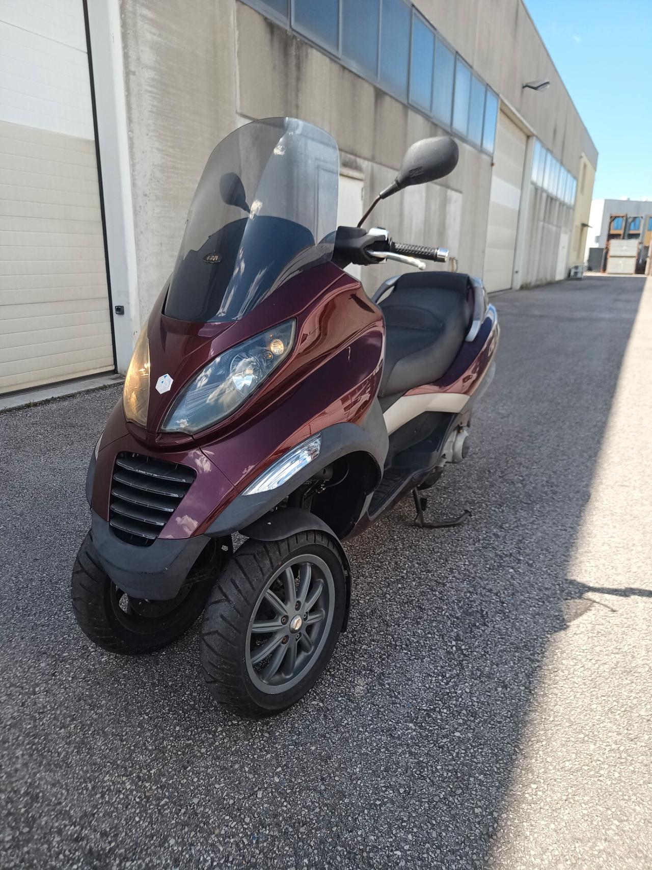 Piaggio MP3 125 Sport