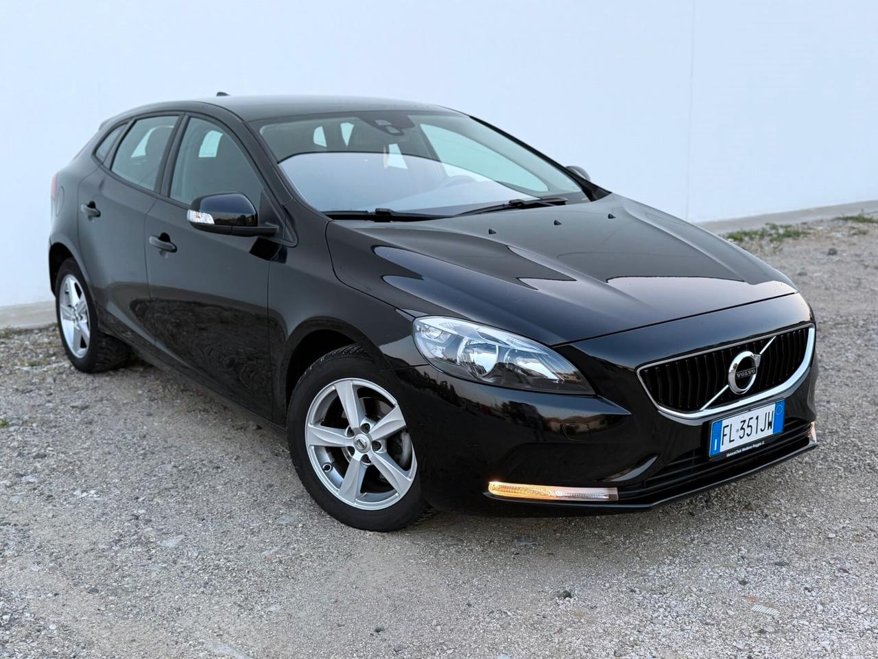 VOLVO V40 2.0 DIESEL D2 EURO6B