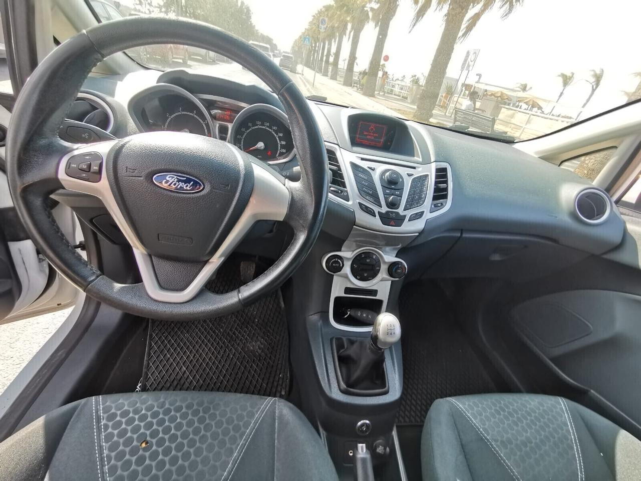 Ford Fiesta 1.4 5P. BzGPL Titanium 2010