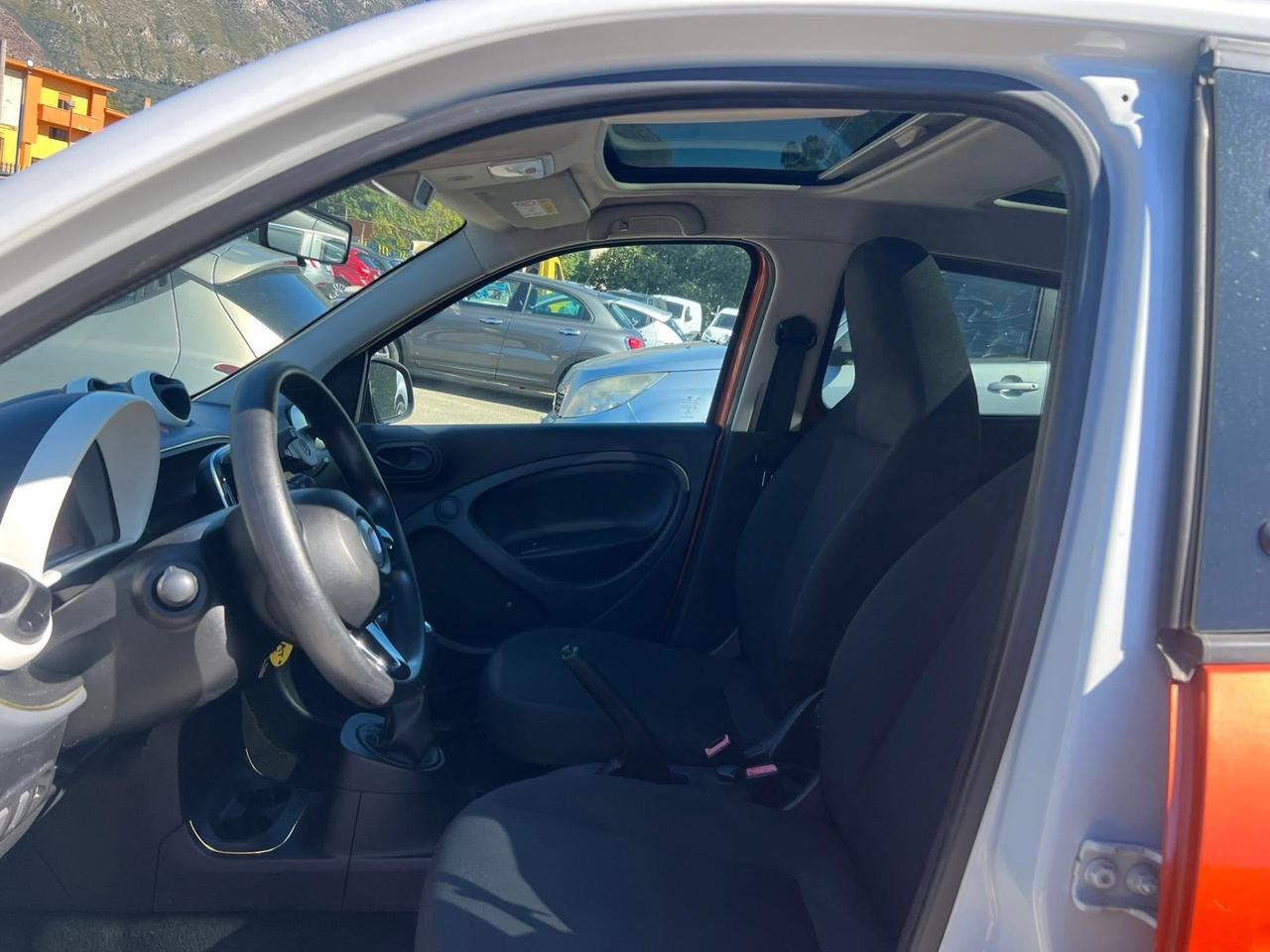 Smart ForFour 60 1.0 benzina garantita 12 mesi tetto in vetro full
