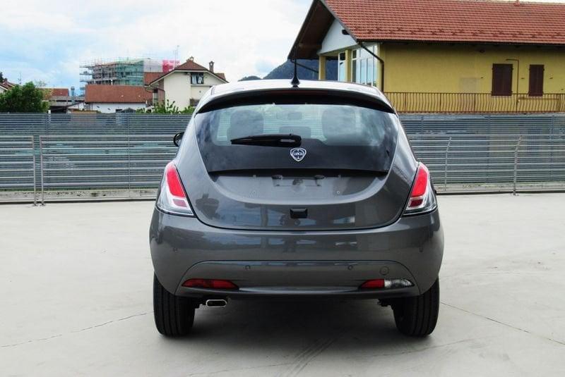 Lancia Ypsilon 1.0 FireFly 5 porte S&S Hybrid Platino con BONUS EASY GO'