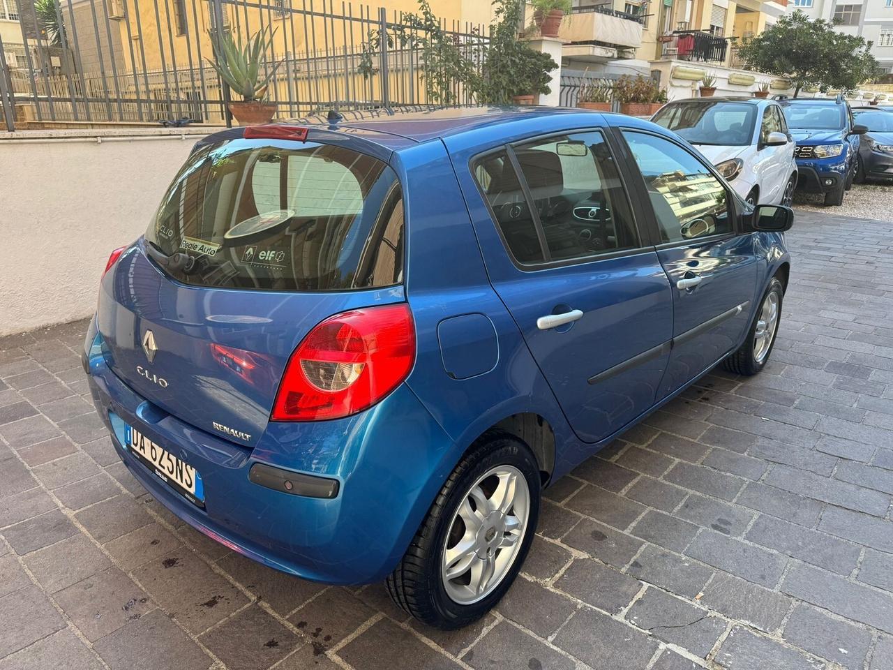 RENAULT Clio 1.2 16V 5 porte Luxe