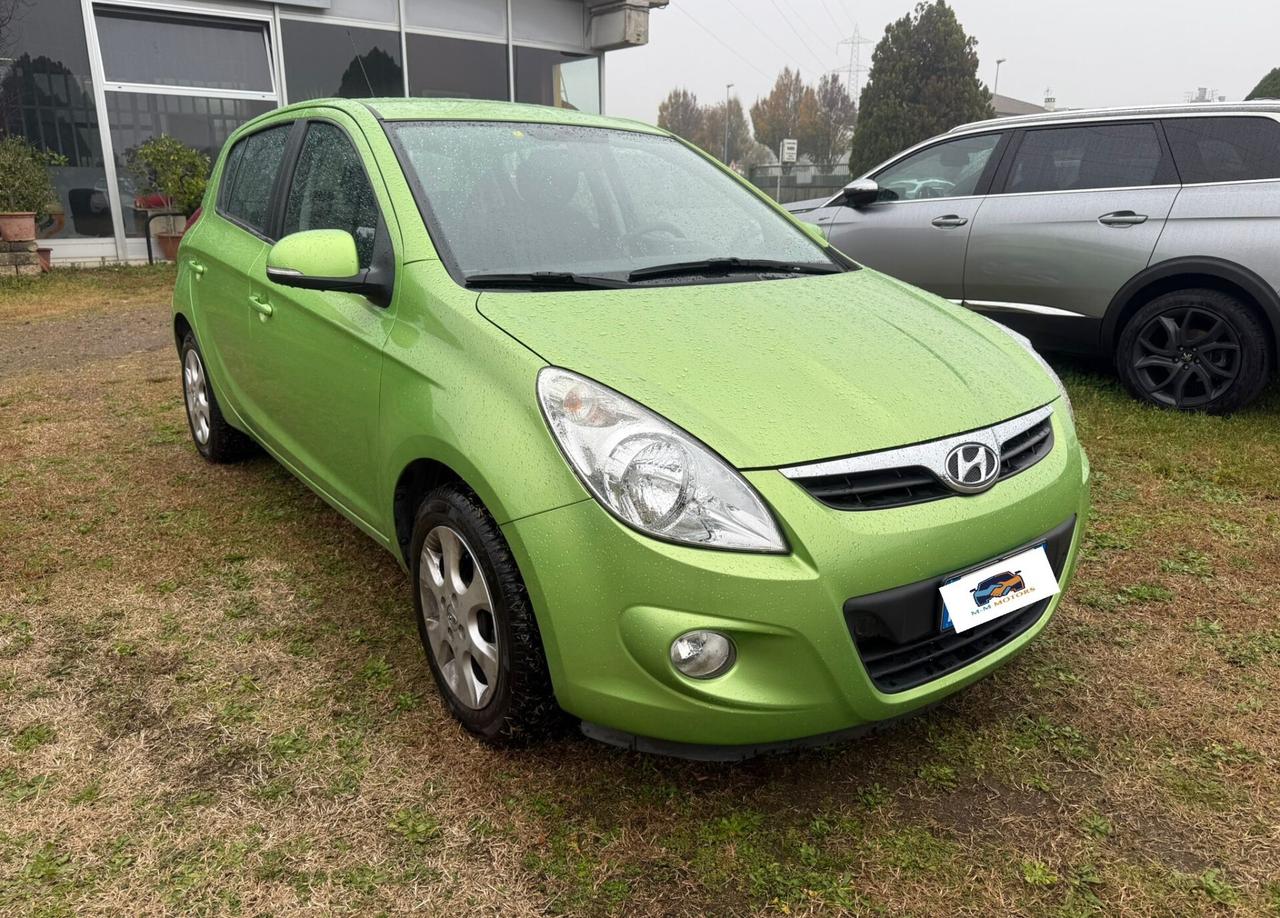 Hyundai i20 1.2 5p. ADATTA NEOPATENTATI