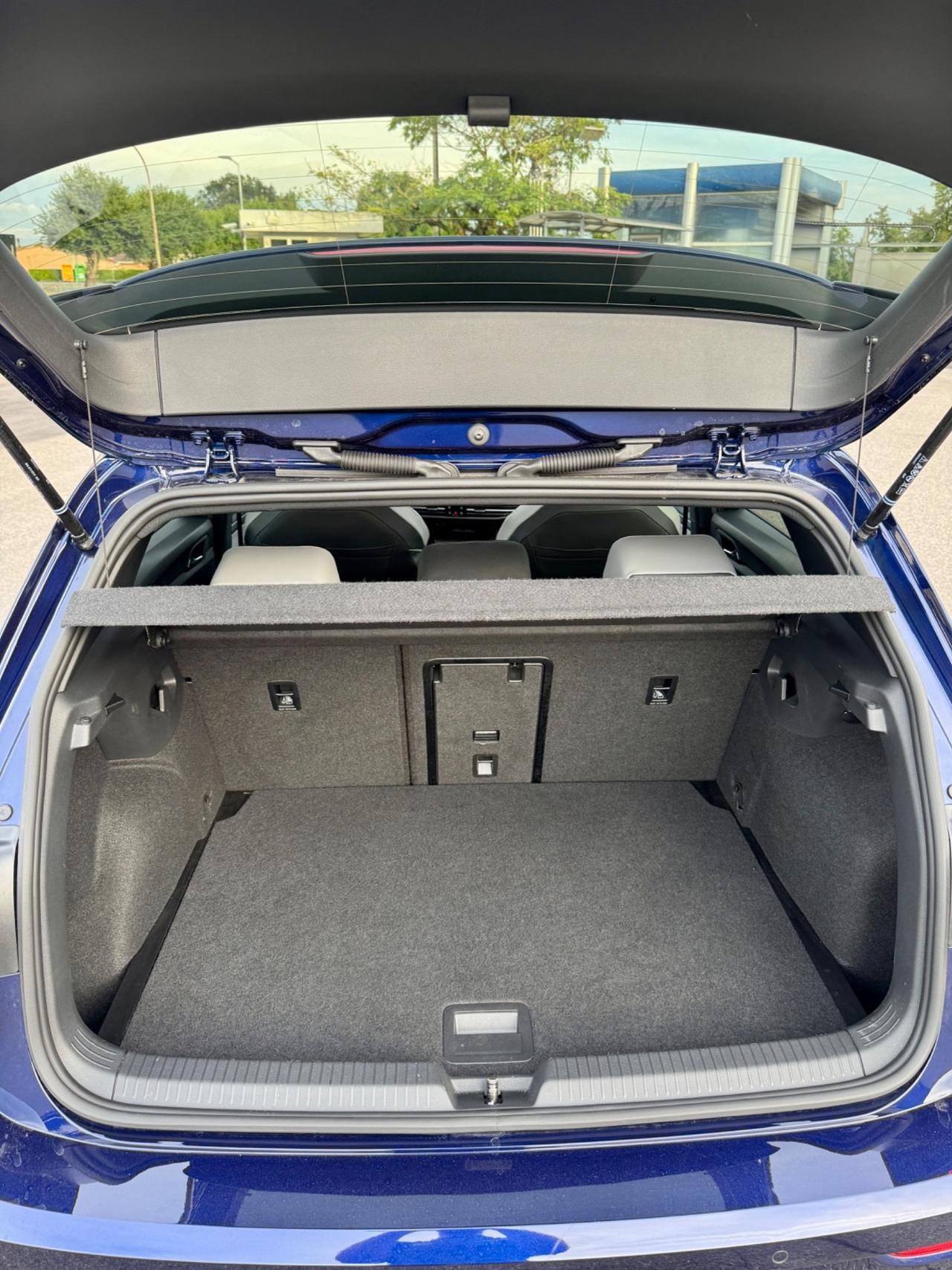 Volkswagen Golf 1.5 eTSI 150 CV EVO ACT DSG R-Line