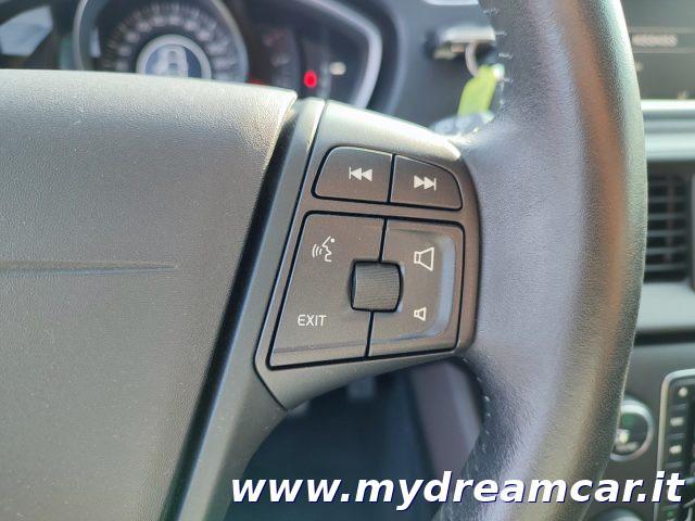 VOLVO V40 D3 Geartronic Momentum