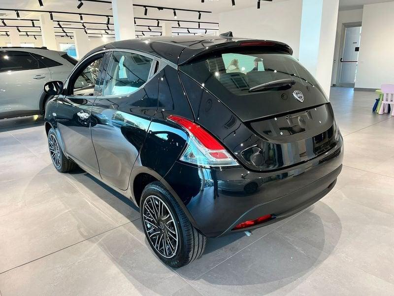 Lancia Ypsilon 1.0 FireFly 5 porte S&S Hybrid Oro