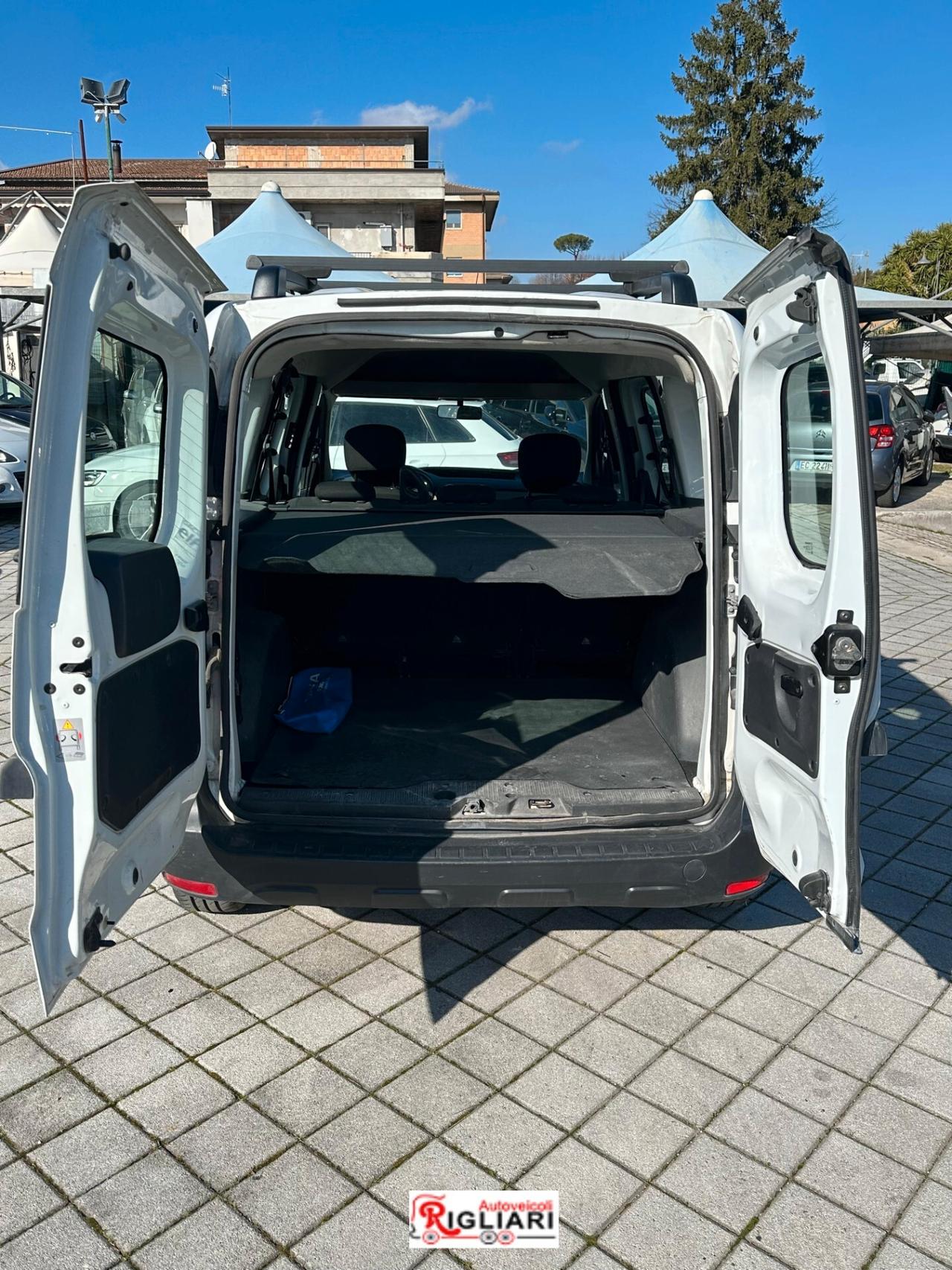 Dacia Dokker 75CV Lauréate Family - Anno 2016 - 5 posti