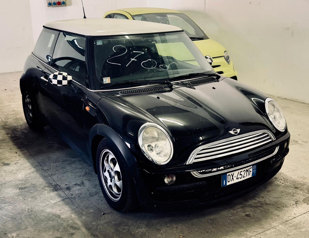 Mini 1.6 16V Cooper 1999 asi