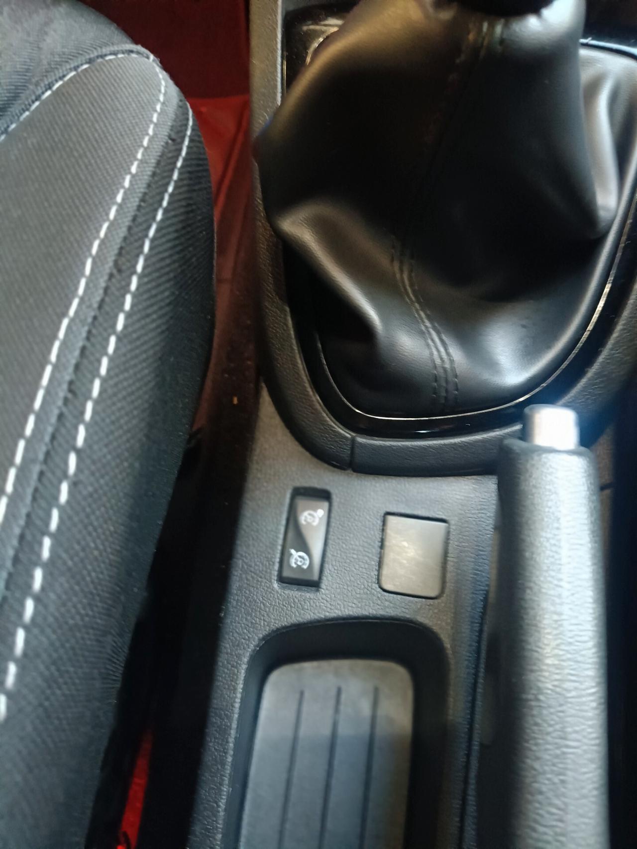 RENAULT CLIO 1.5 DCI75CV-NAVY-UNIPRO-Euro8790-