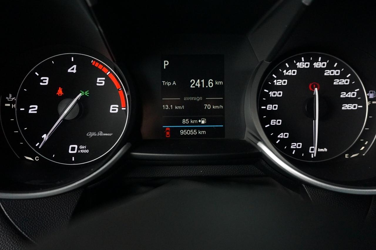 Alfa Romeo Giulia 2.2 Turbodiesel 160 CV AT8 Sport-Tech