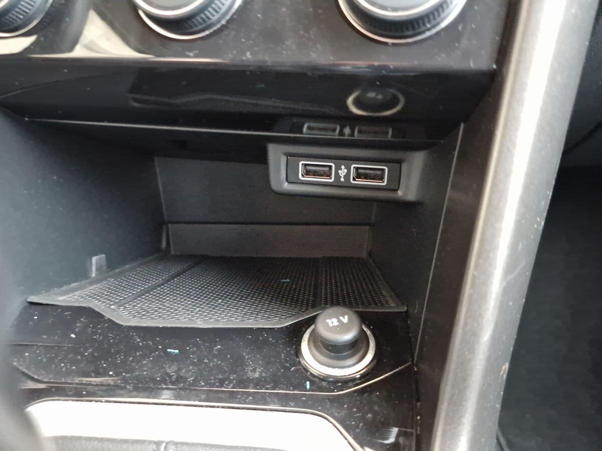 VOLKSWAGEN T - ROC 1.0 T STYLE