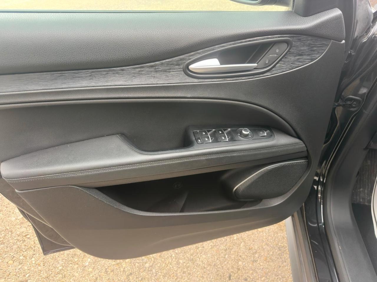 Alfa Romeo Stelvio 2.2 Turbodiesel 160 CV AT8 RWD Sport-Tech