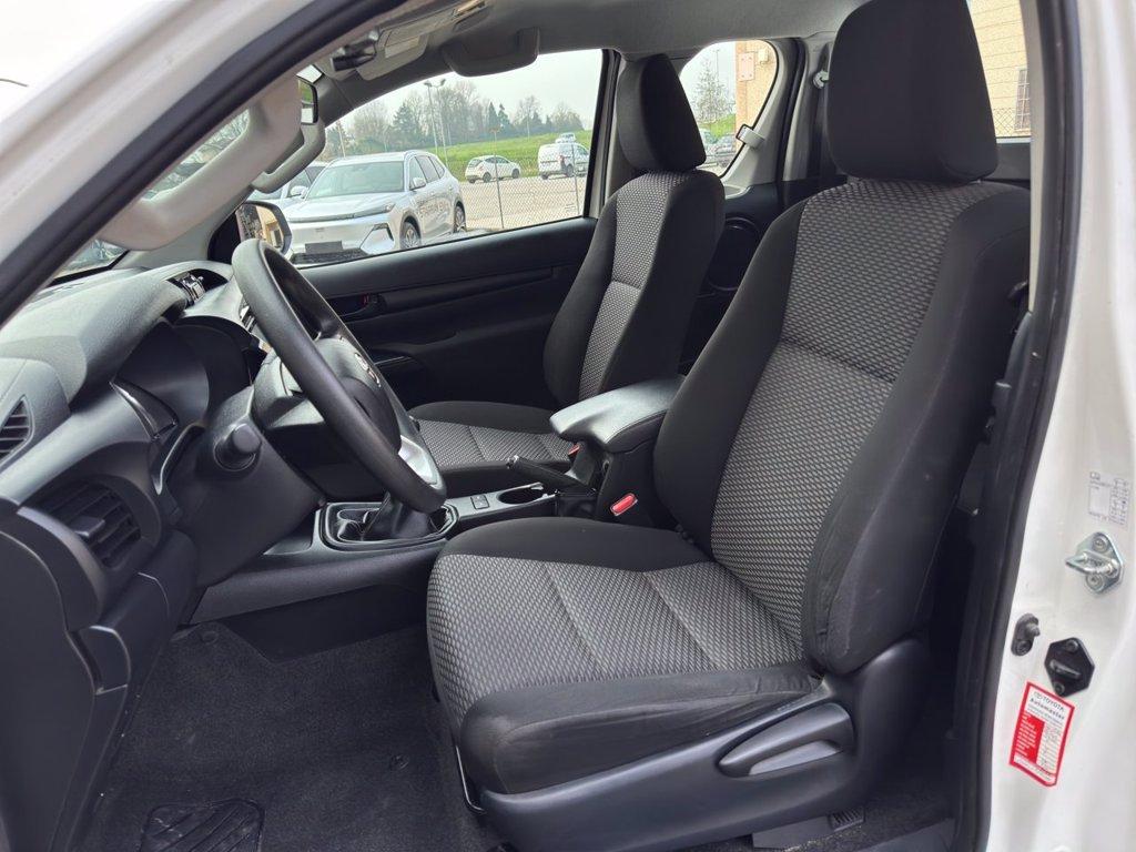 TOYOTA Hilux 2.4 d-4d SC 4x4 Comfort del 2022