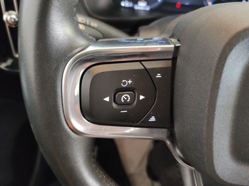 VOLVO XC40 (2017-->) - XC40 T5 Recharge Plug-in Hybrid Inscription Expression