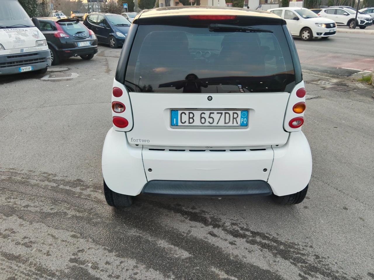 Smart ForTwo 700 coupé pure (37 kW)