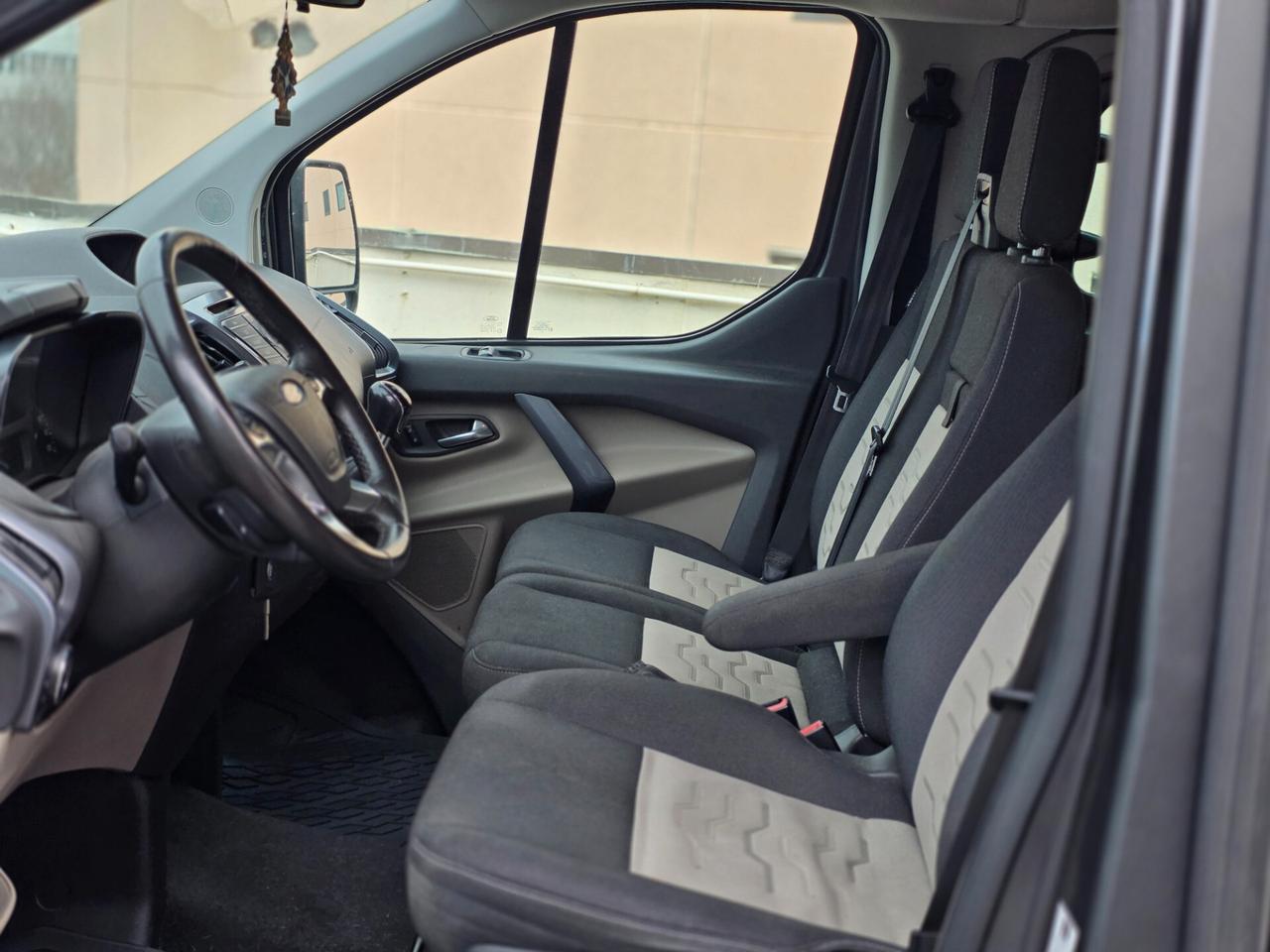 Ford Tourneo Custom 310 2.0 TDCi 130CV PC Titanium