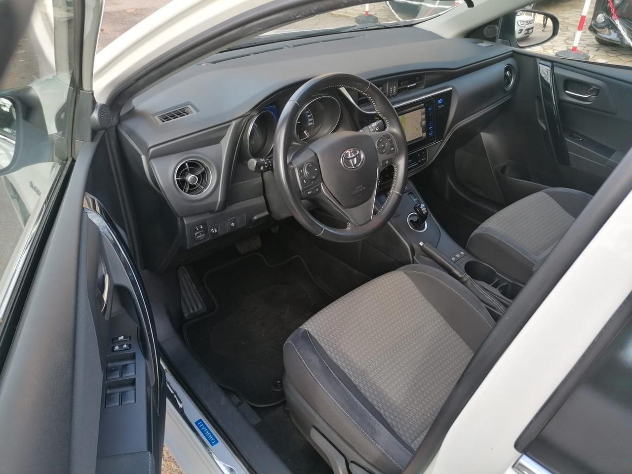 Toyota Auris Touring Sports 1.8 Hybrid Lounge