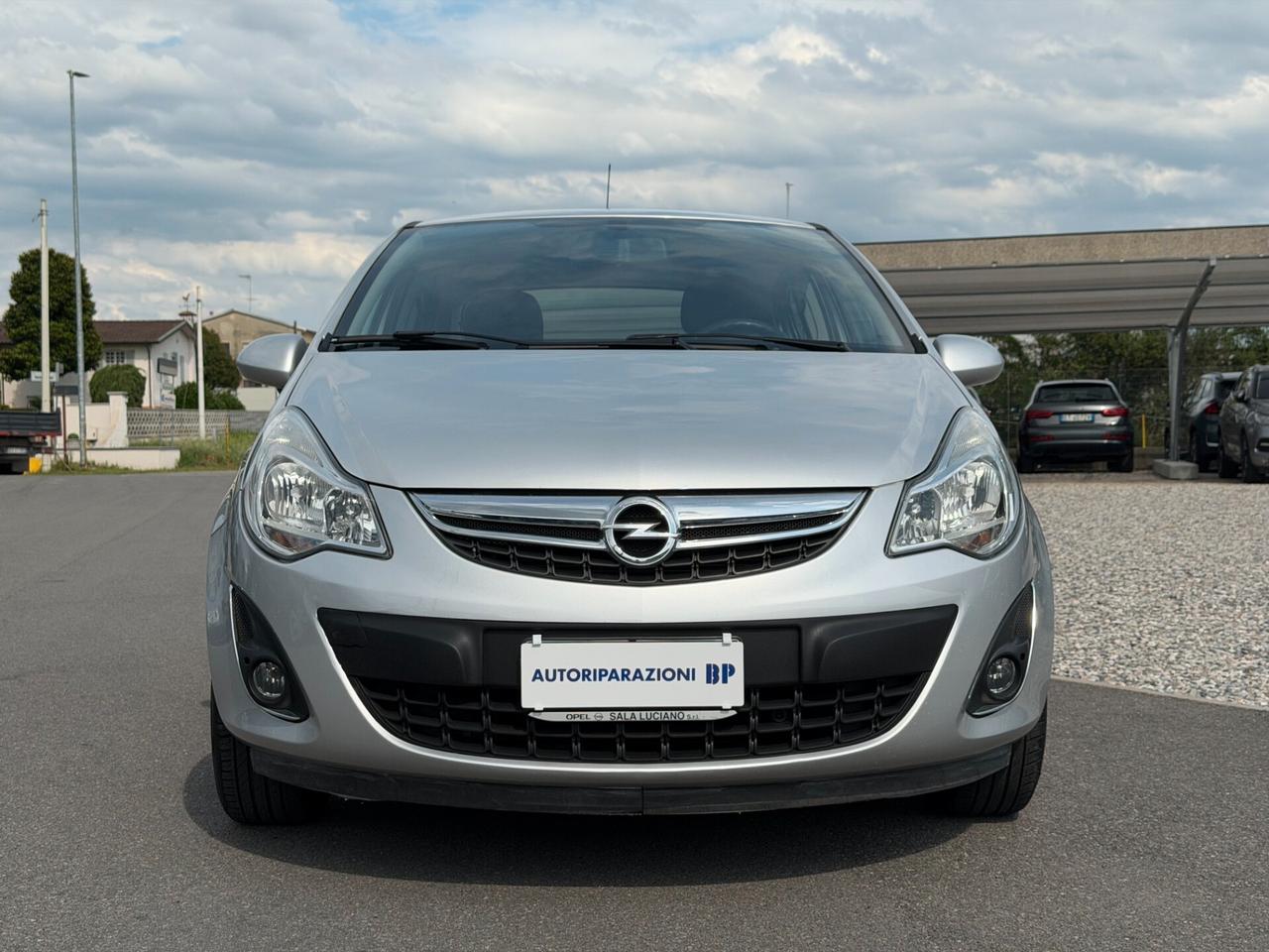 Opel Corsa 1.2 5 porte Cosmo