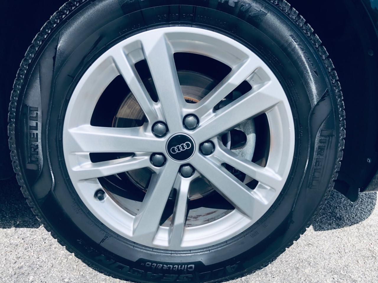 Audi Q3 35 TDI S tronic Business