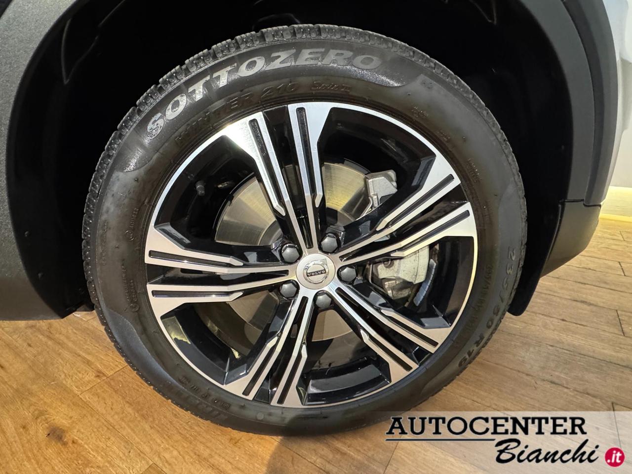 Volvo XC40 1.5 t4 phev Inscription Expression auto my21