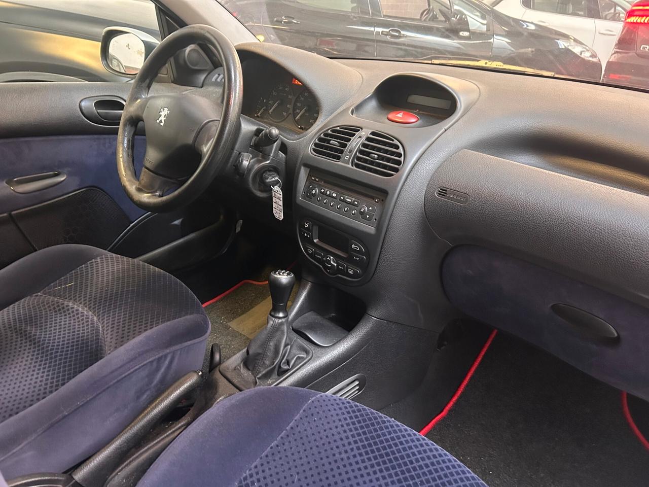 Peugeot 206 1.1 5p. XT