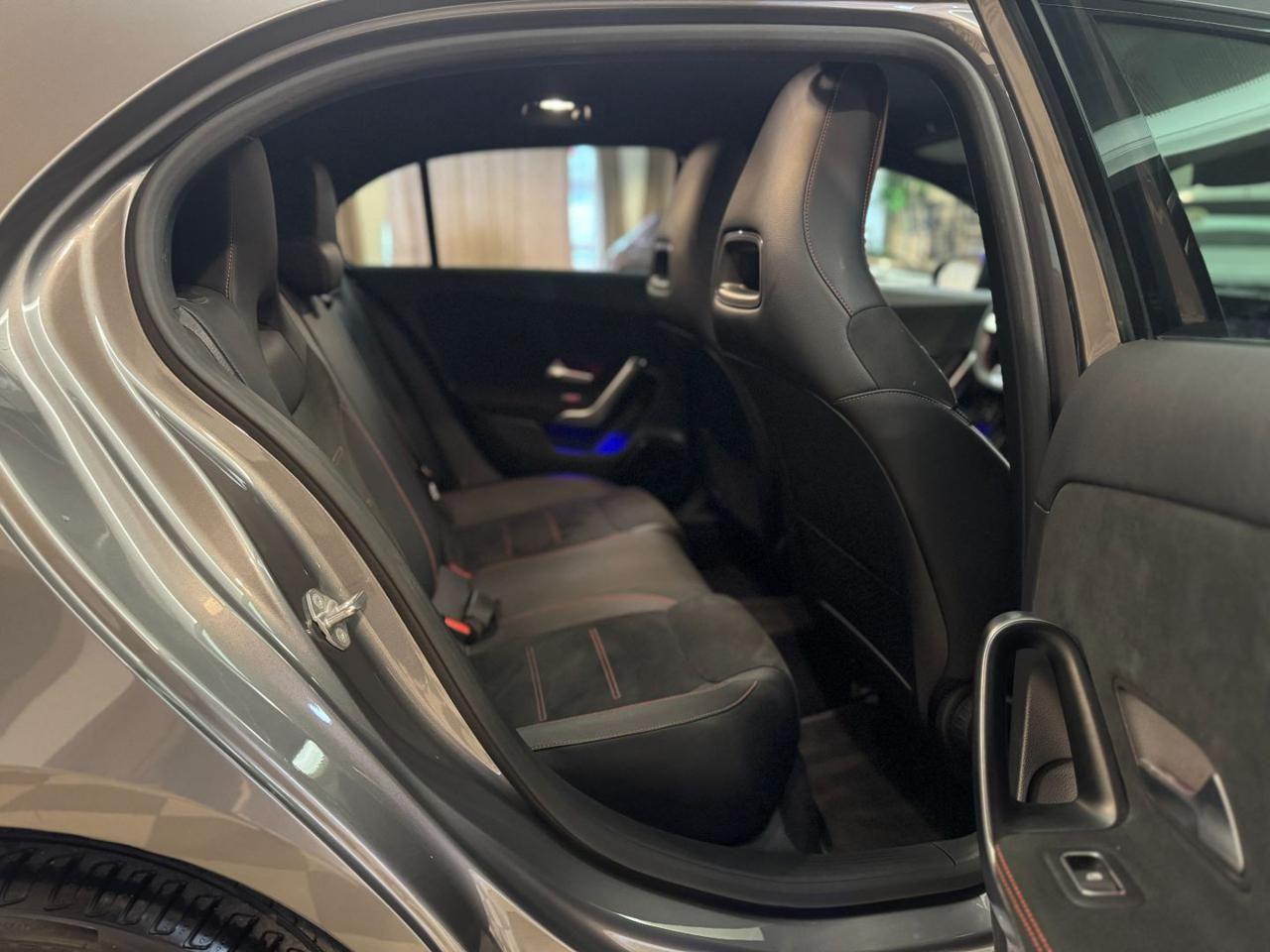 MERCEDES-BENZ A 250 Automatic Premium UniPro Mbux Ambient Light