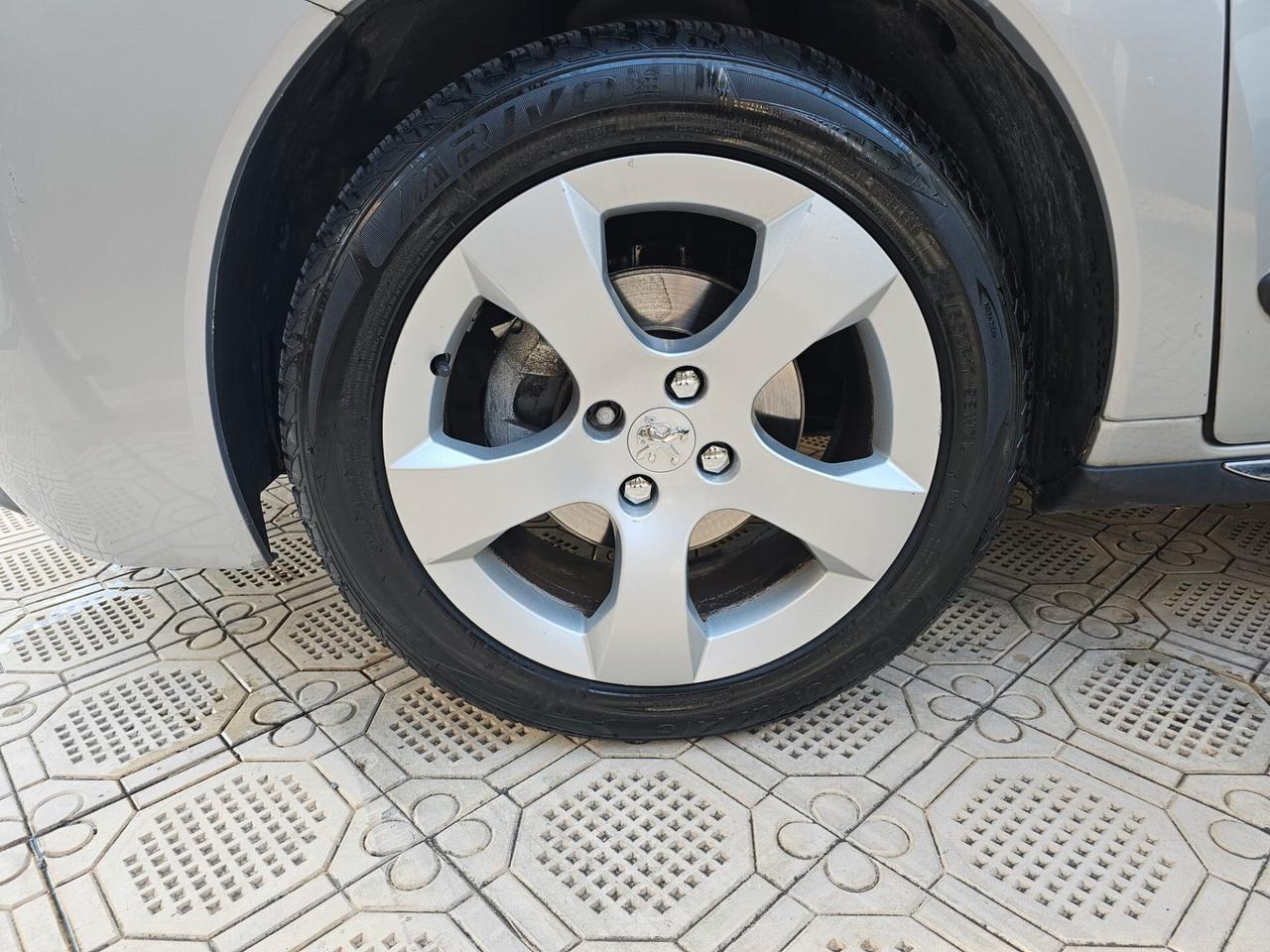 Peugeot 3008 1.6 HDi 115CV Active