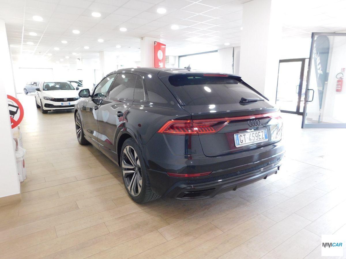 AUDI - Q8 - 45 TDI quattro tiptronic Sport Mhev