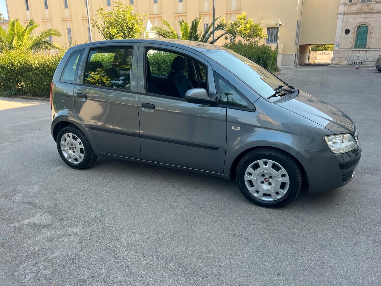 Fiat Idea 1.4 16V S&S Emotion