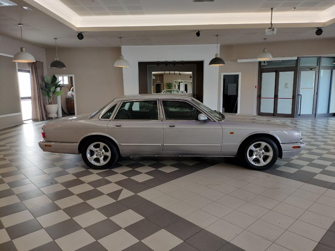 JAGUAR XJ 3.2 SE EXECUTIVE Automatica * Finanziabile *