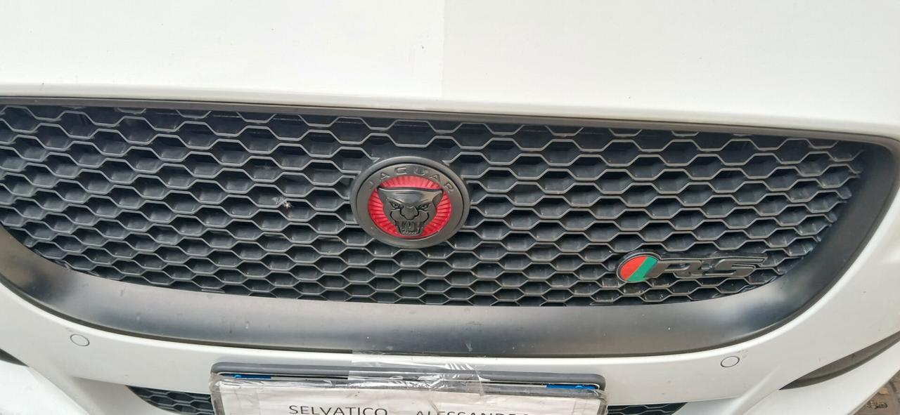 Jaguar XE 2.0 D 180 cv automatica look sportivo