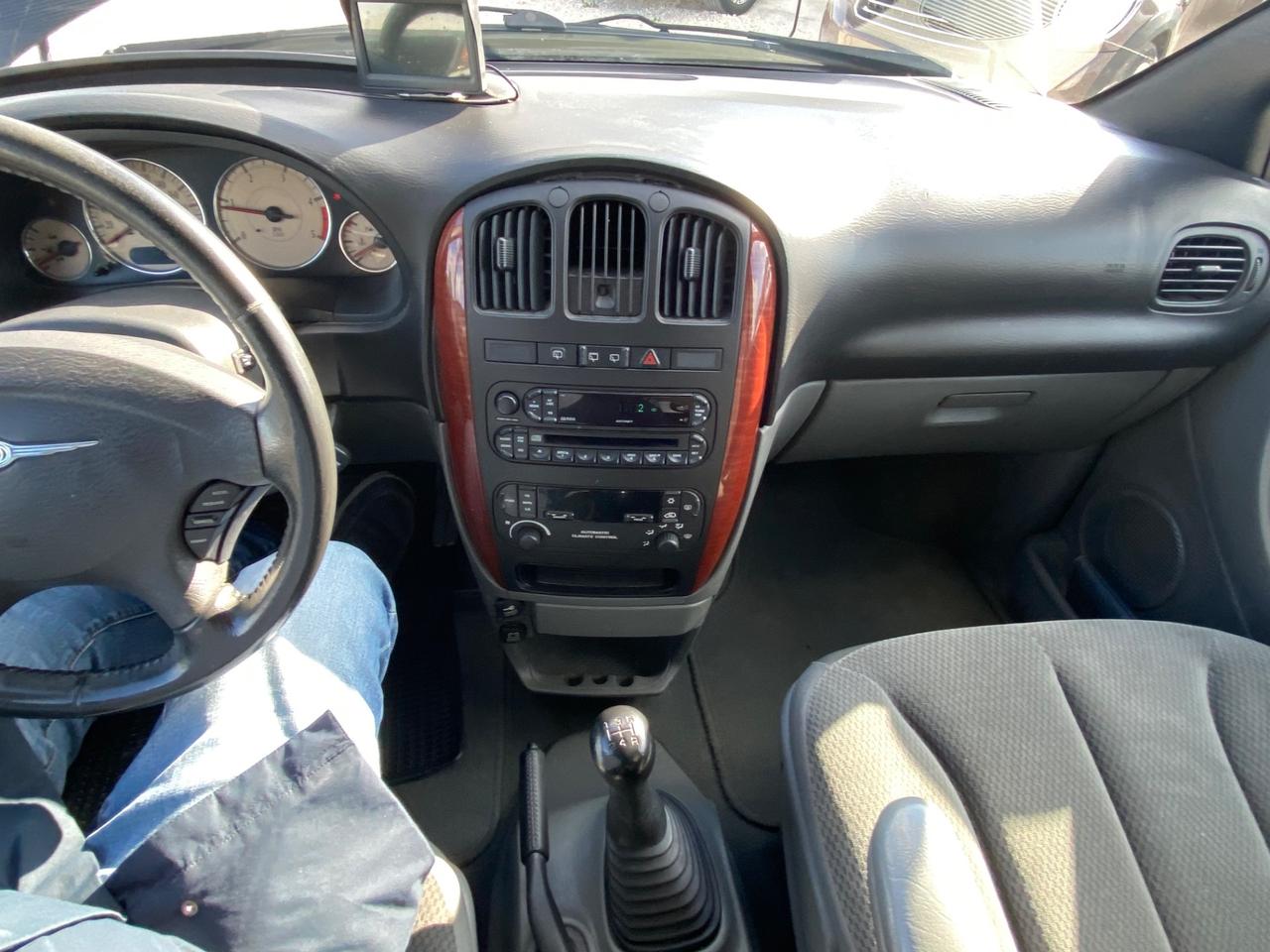 Chrysler Voyager 2.5 CRD cat LX Leather