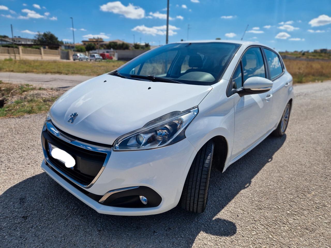 Peugeot 208 PureTech 82 5 porte Allure