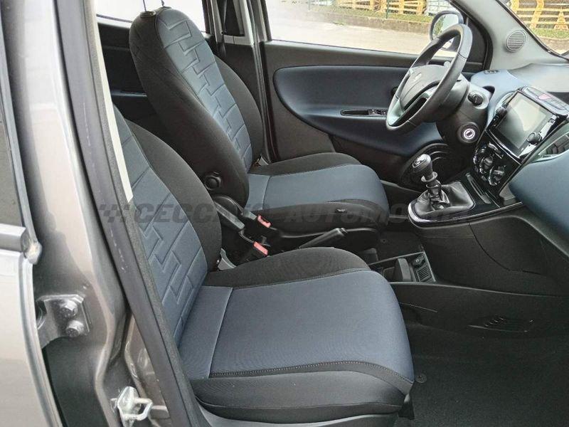 Lancia Ypsilon Ypsilon 1.0 firefly hybrid Platino s&s 70cv
