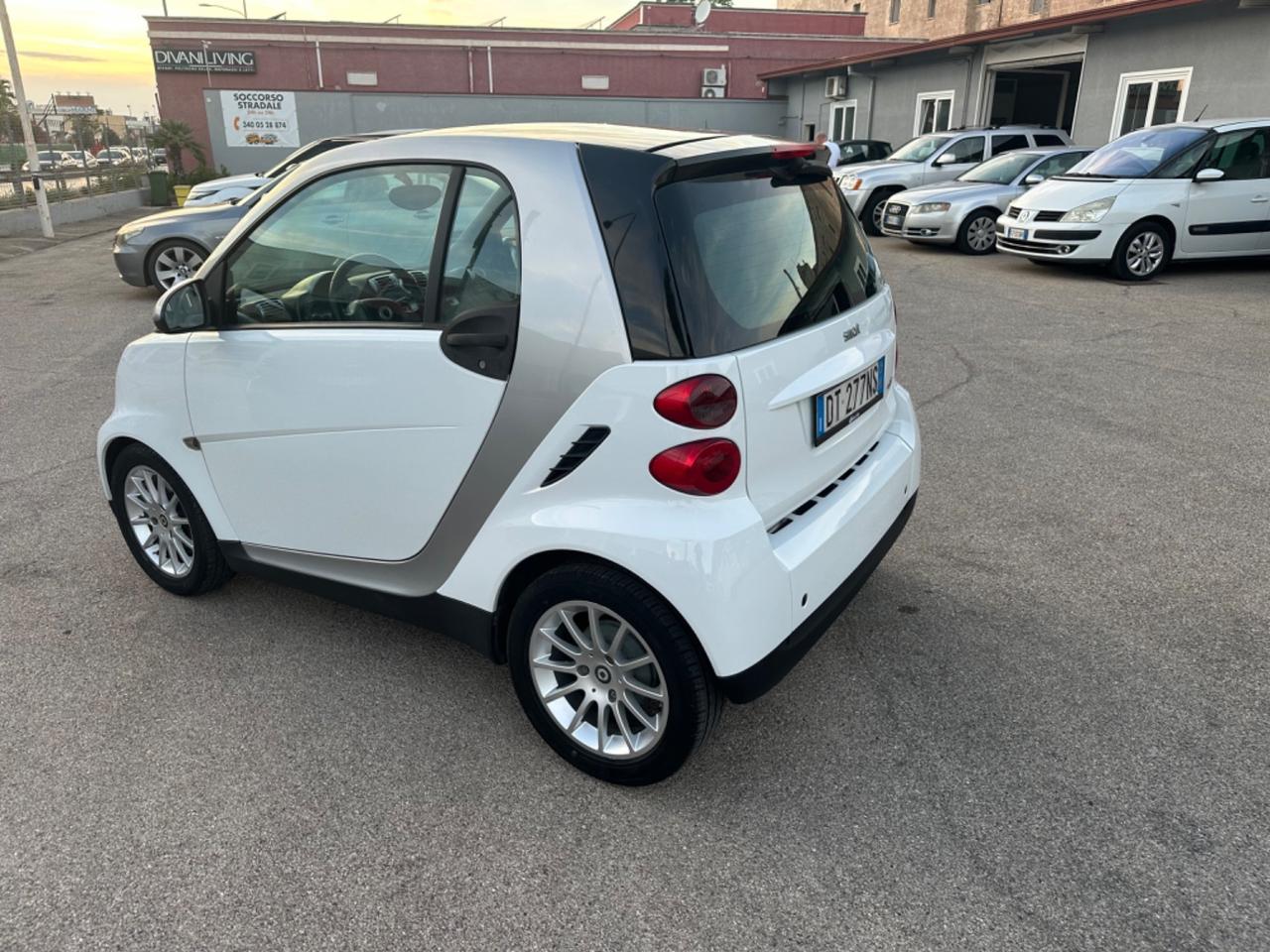 Smart ForTwo 1000 52 kW MHD coupé passion