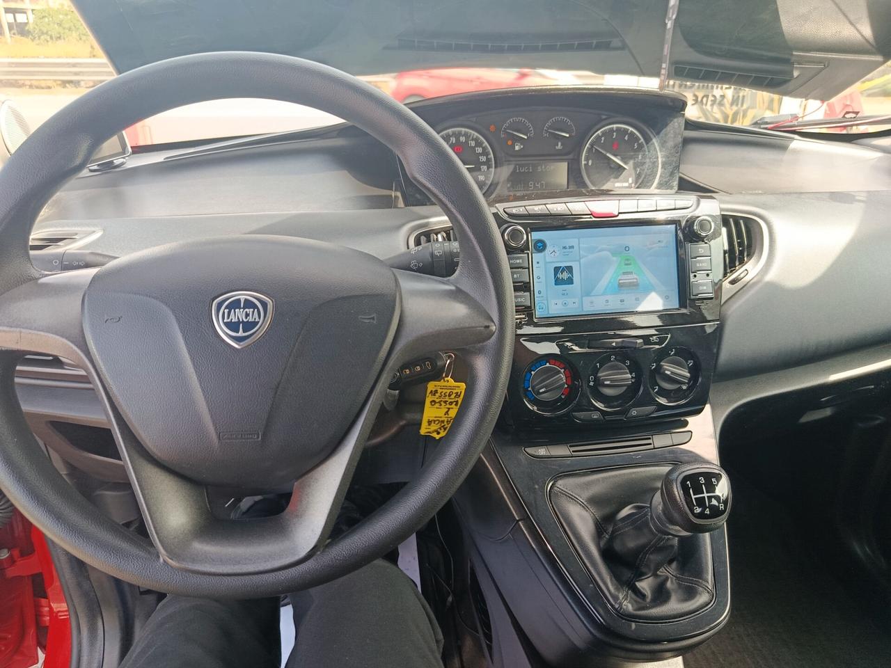 Lancia Ypsilon 0.9 TwinAir 85 CV 5 porte Metano Ecochic Platinum