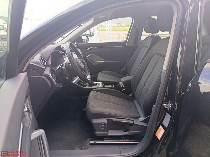 Audi Q3 35 TDI S tronic Business