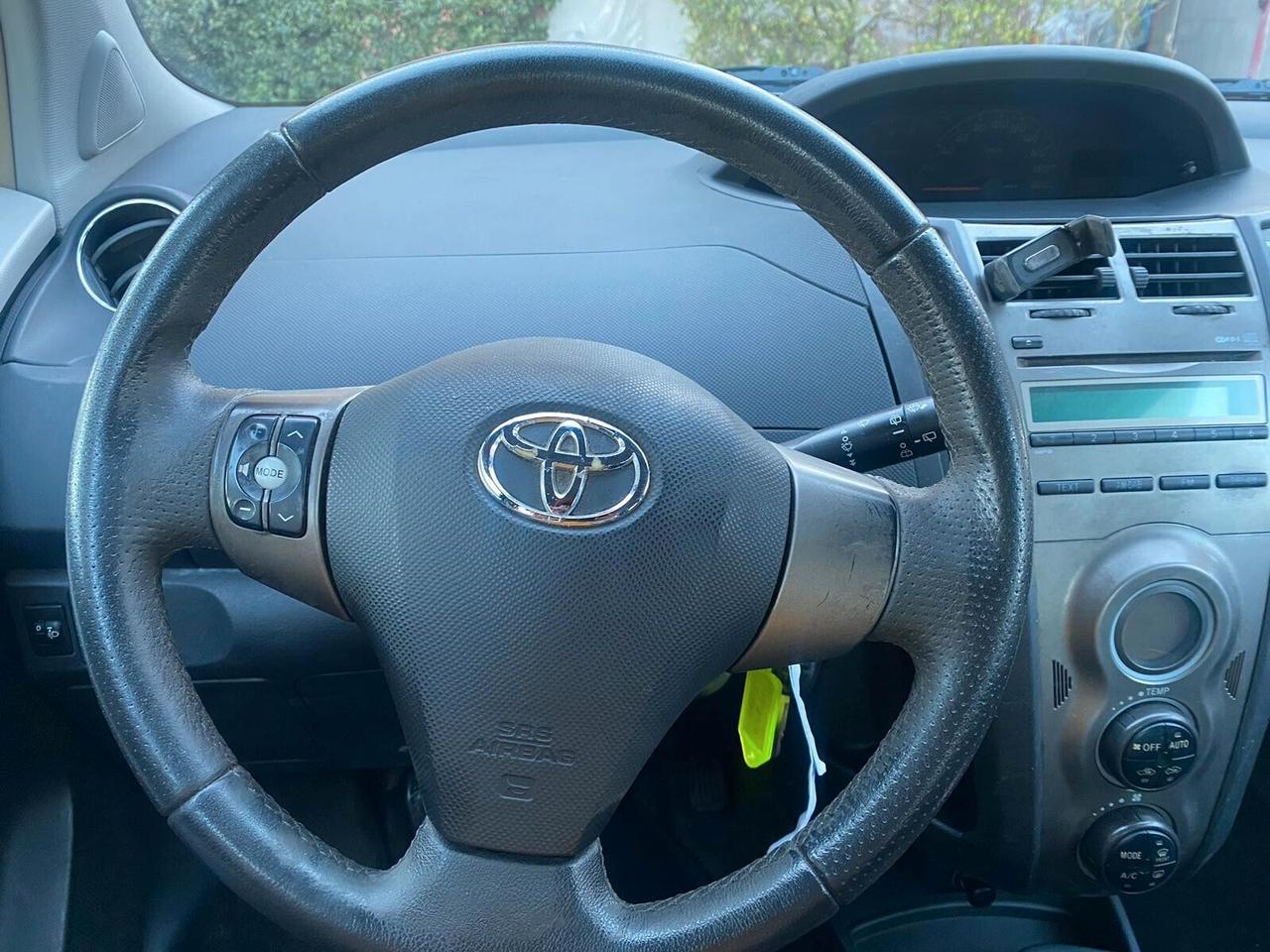 Toyota Yaris 1.4 D-4D DPF 5 porte Sol