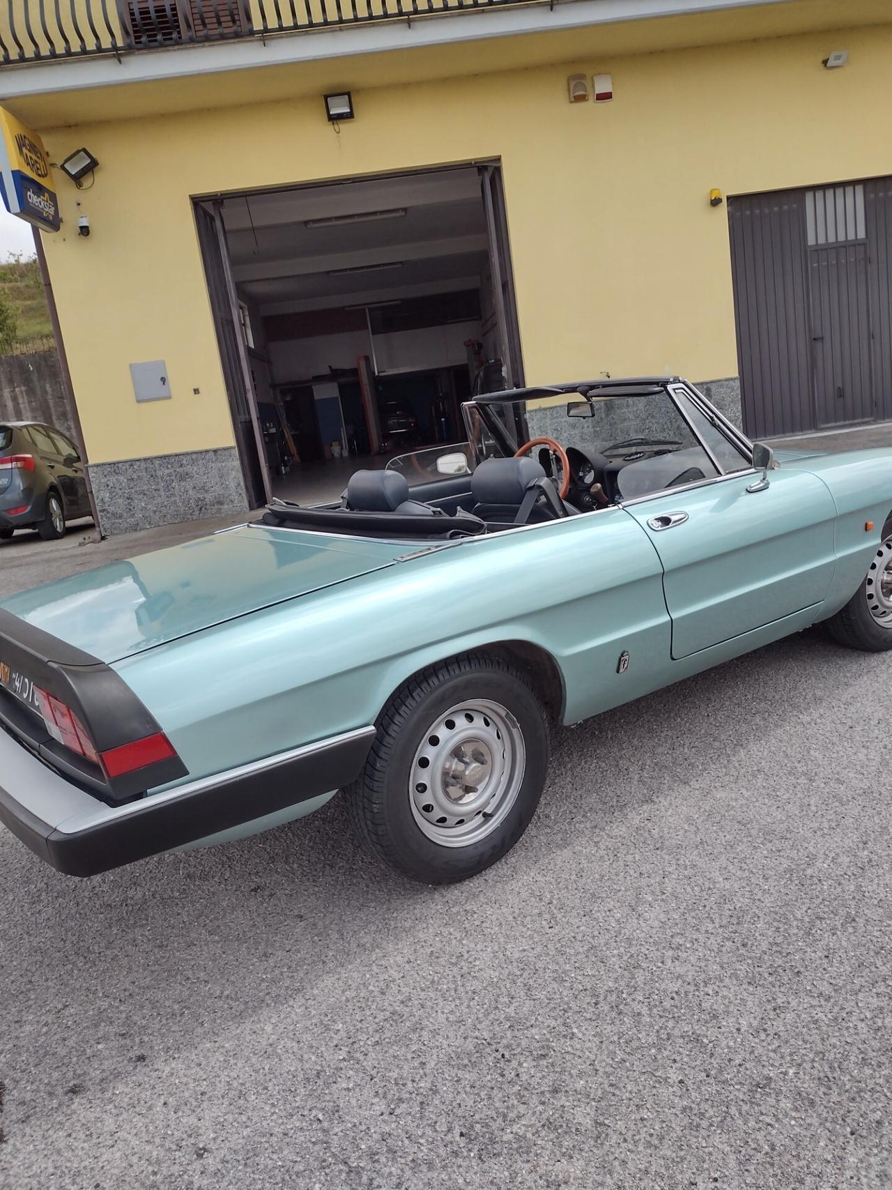 Alfa Romeo Spider 1.6